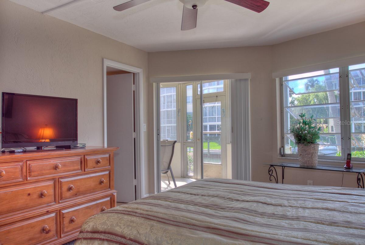 1250 N PORTOFINO DR  #107MAR — photo 17
