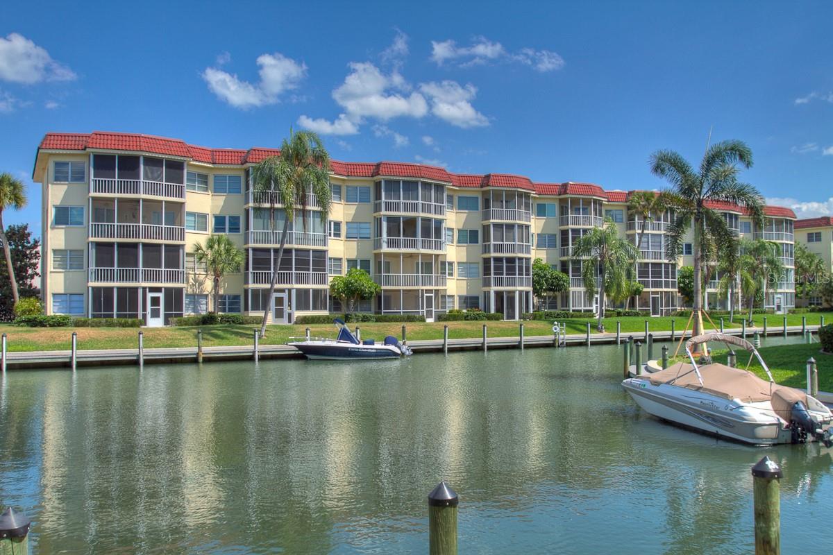 1250 N PORTOFINO DR  #107MAR — photo 2