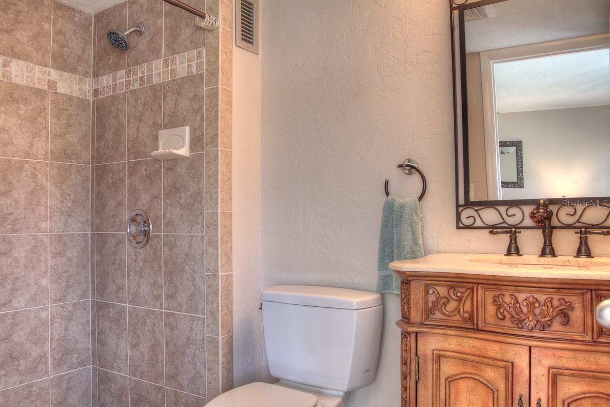 1250 N PORTOFINO DR  #107MAR — photo 18