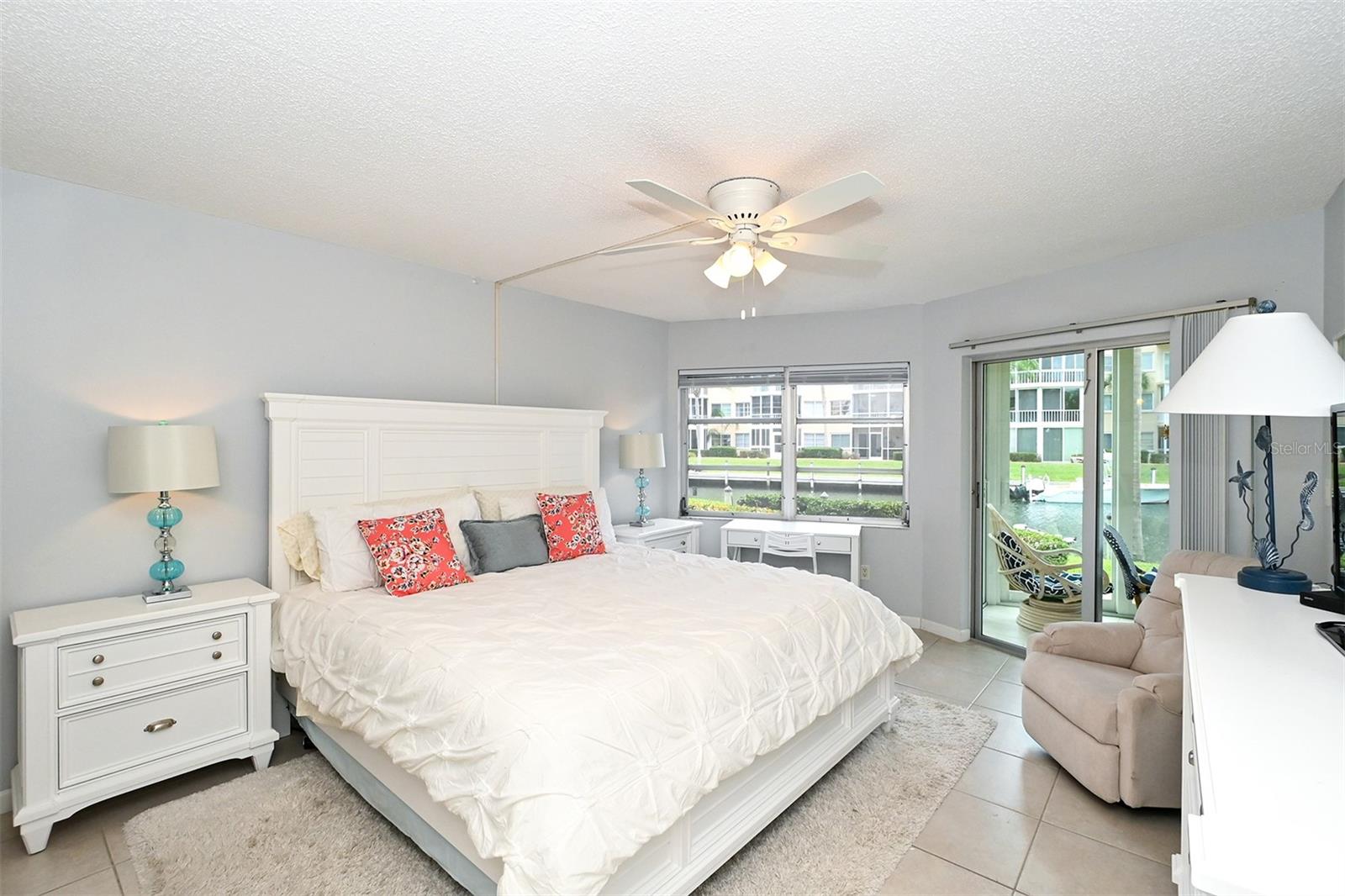 1250 N PORTOFINO DR  #107MAR — photo 20