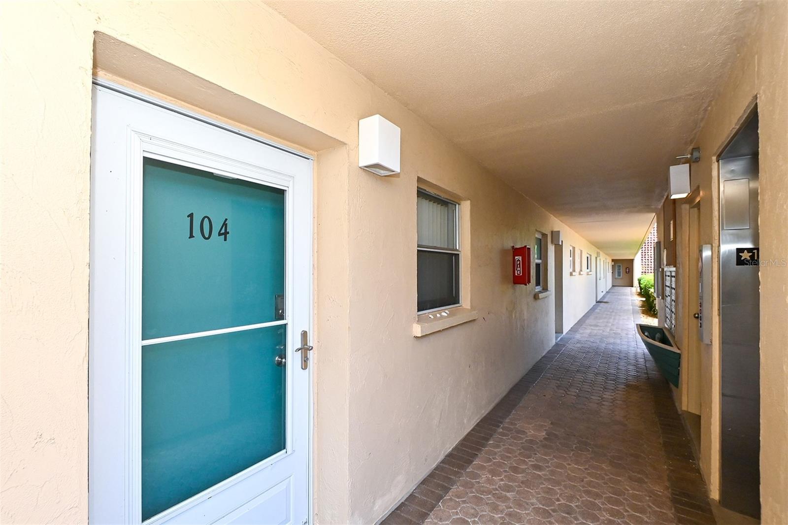 1250 N PORTOFINO DR  #107MAR — photo 3