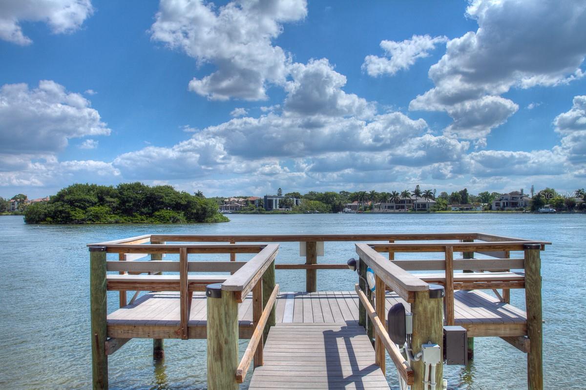 1250 N PORTOFINO DR  #107MAR — photo 27