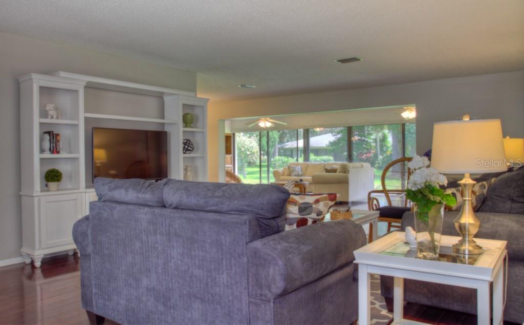 7093  FAIRWAY BEND LN — photo 3