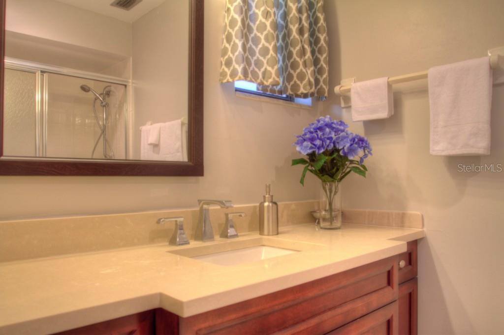 7093  FAIRWAY BEND LN — photo 14