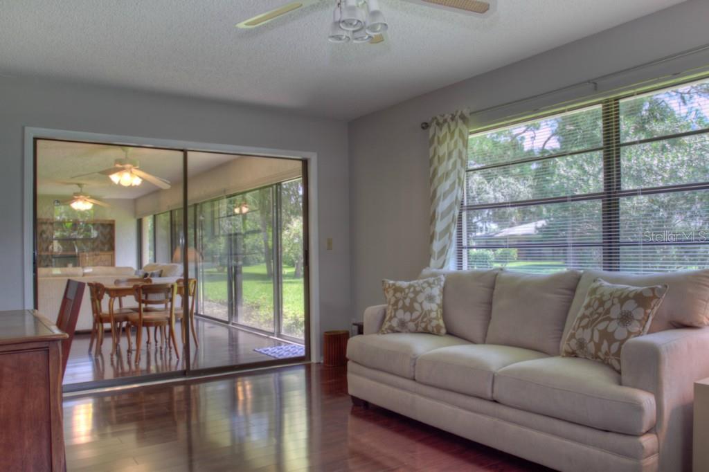 7093  FAIRWAY BEND LN — photo 17