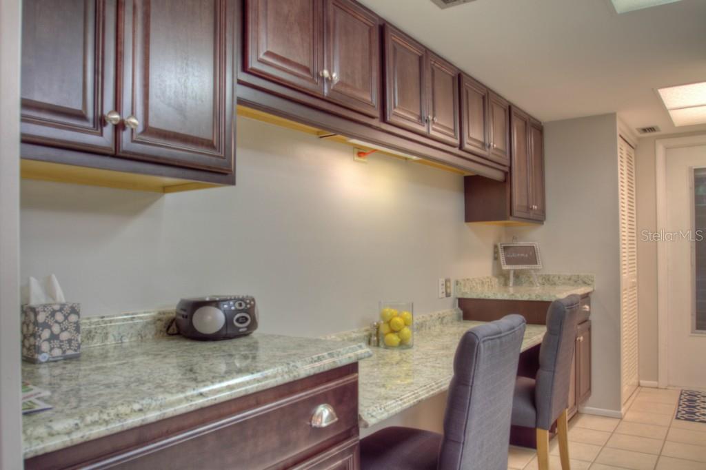 7093  FAIRWAY BEND LN — photo 11