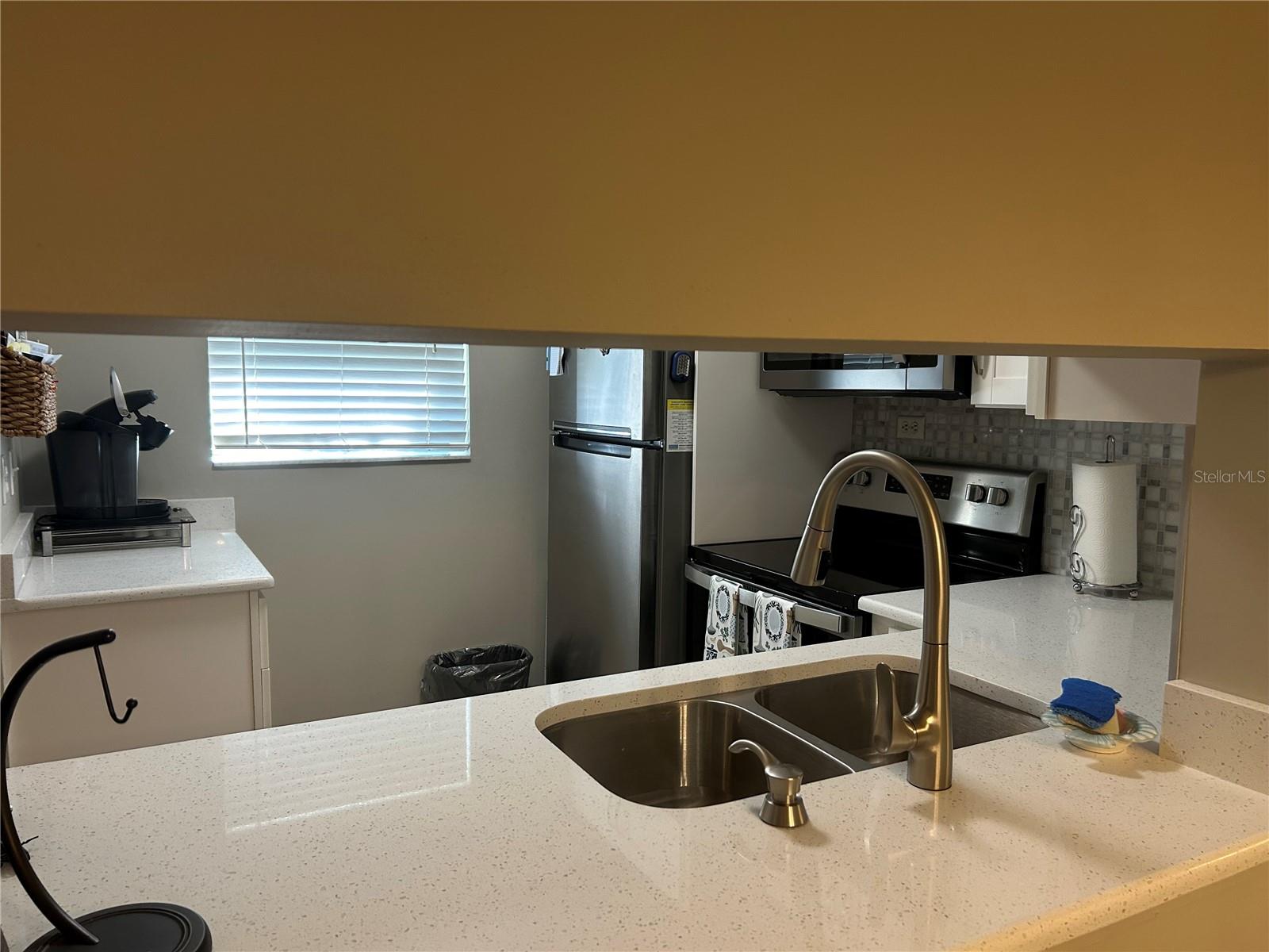 5662  GARDENS DR  #104 — photo 10