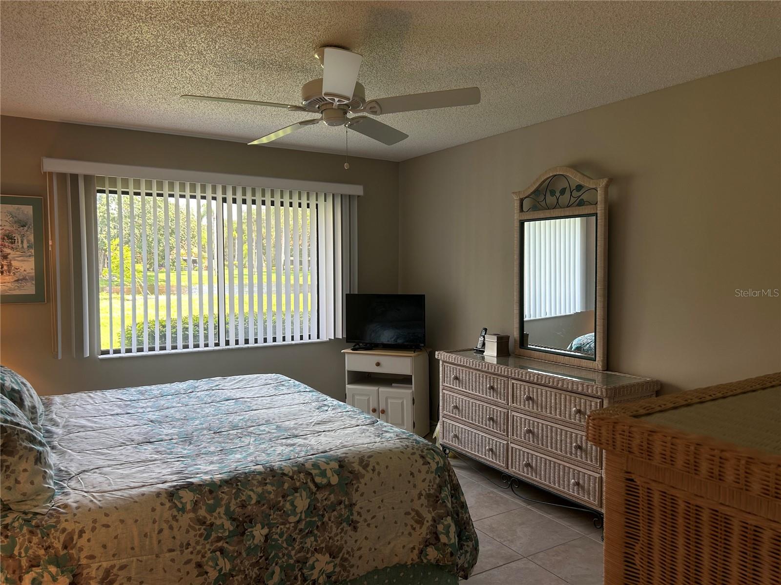 5662  GARDENS DR  #104 — photo 25