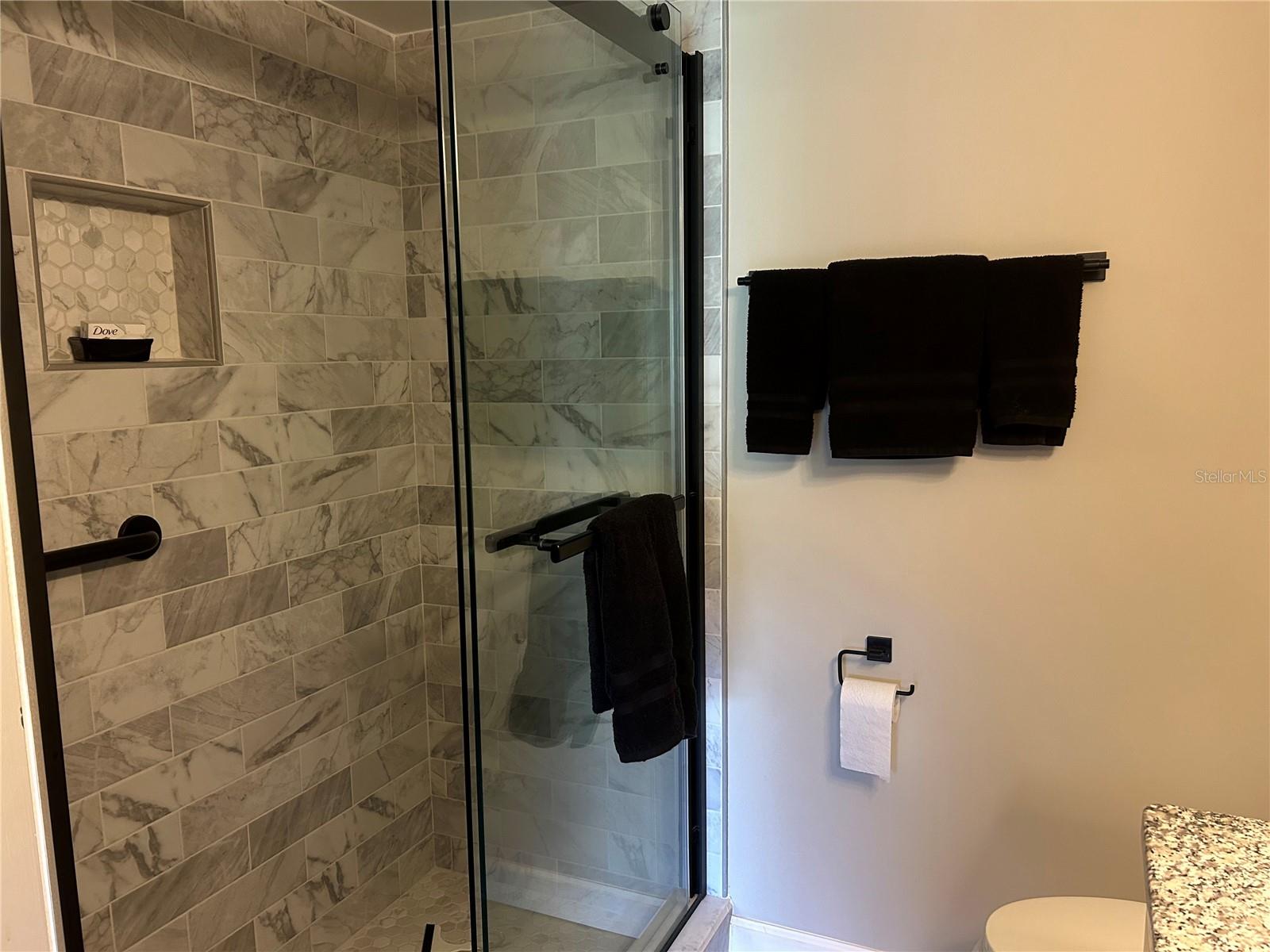 5662  GARDENS DR  #104 — photo 23