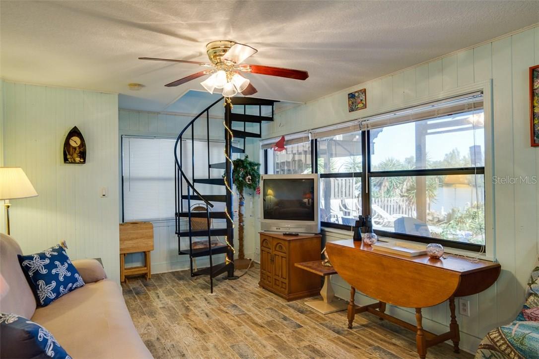 18521  GULF BLVD — photo 18