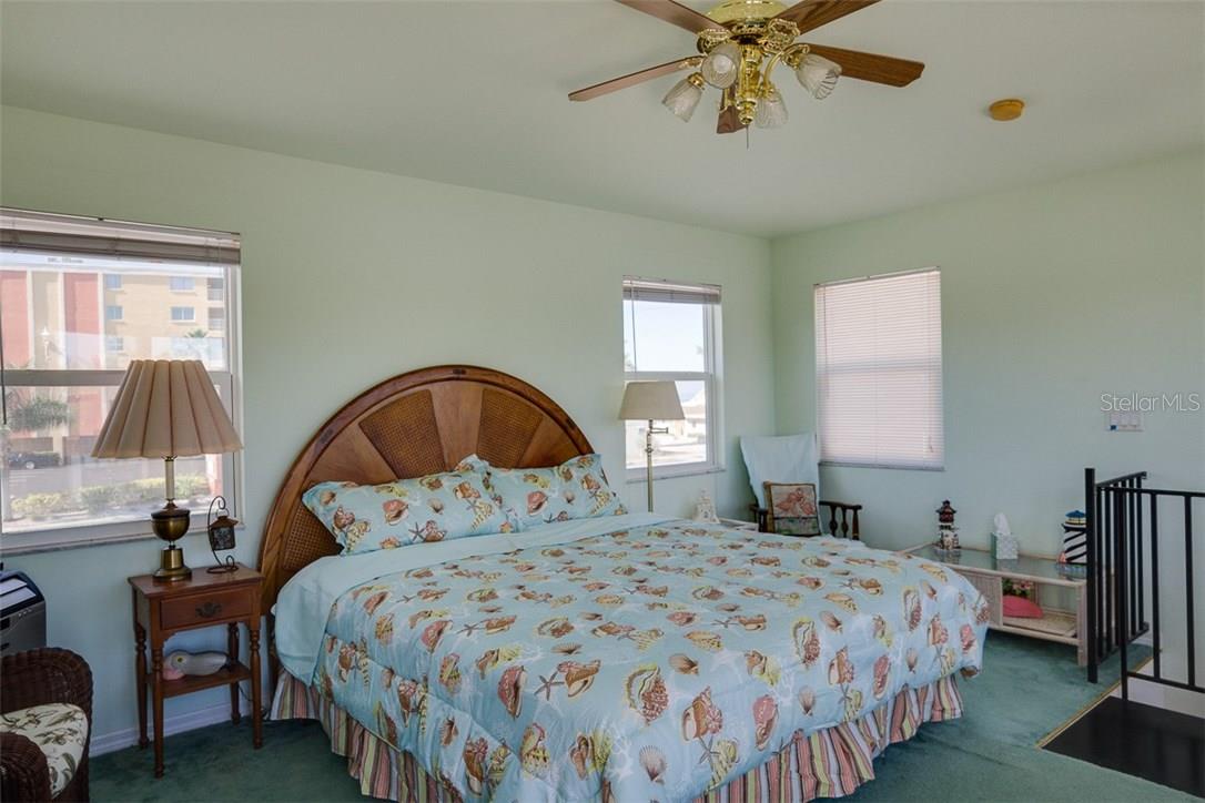 18521  GULF BLVD — photo 22