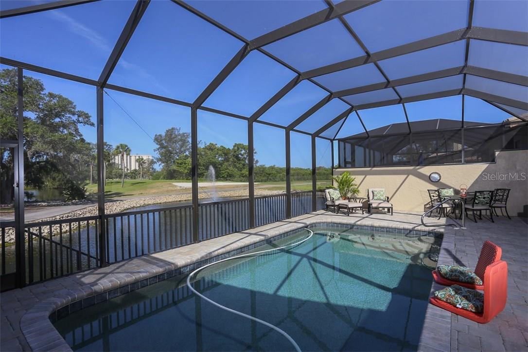2319 HARBOUR OAKS DR — photo 3