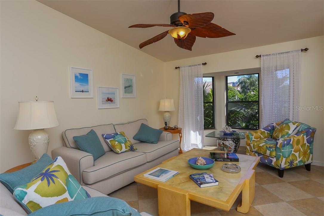2319 HARBOUR OAKS DR — photo 4