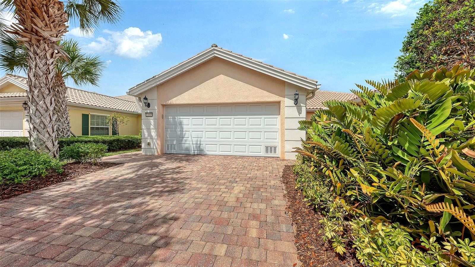 11605 GARESSIO LN — photo 2