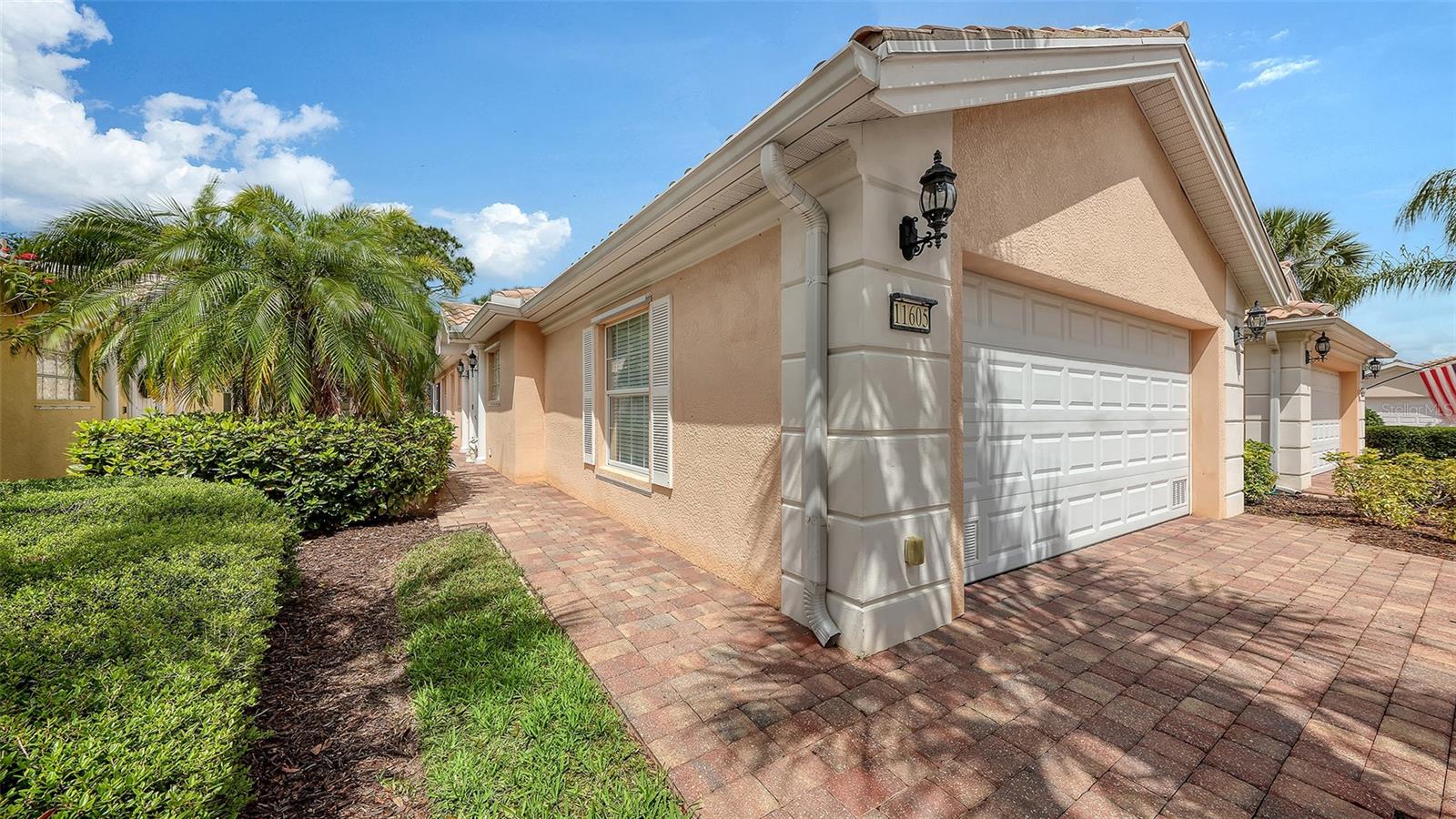 11605 GARESSIO LN — photo 4