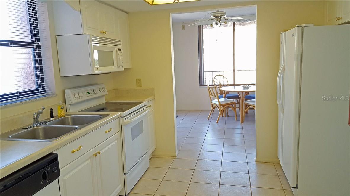 15316 GULF BOULEVARD #604 — photo 10