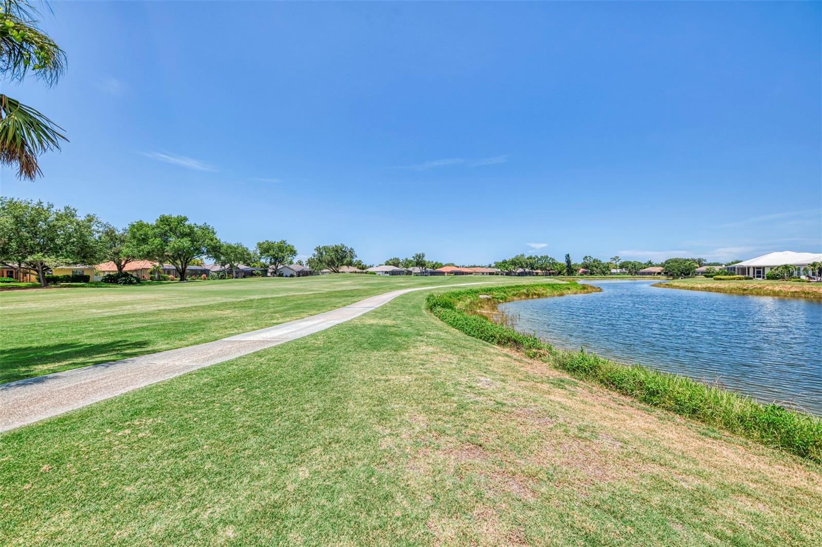 549 FALLBROOK DR — photo 67