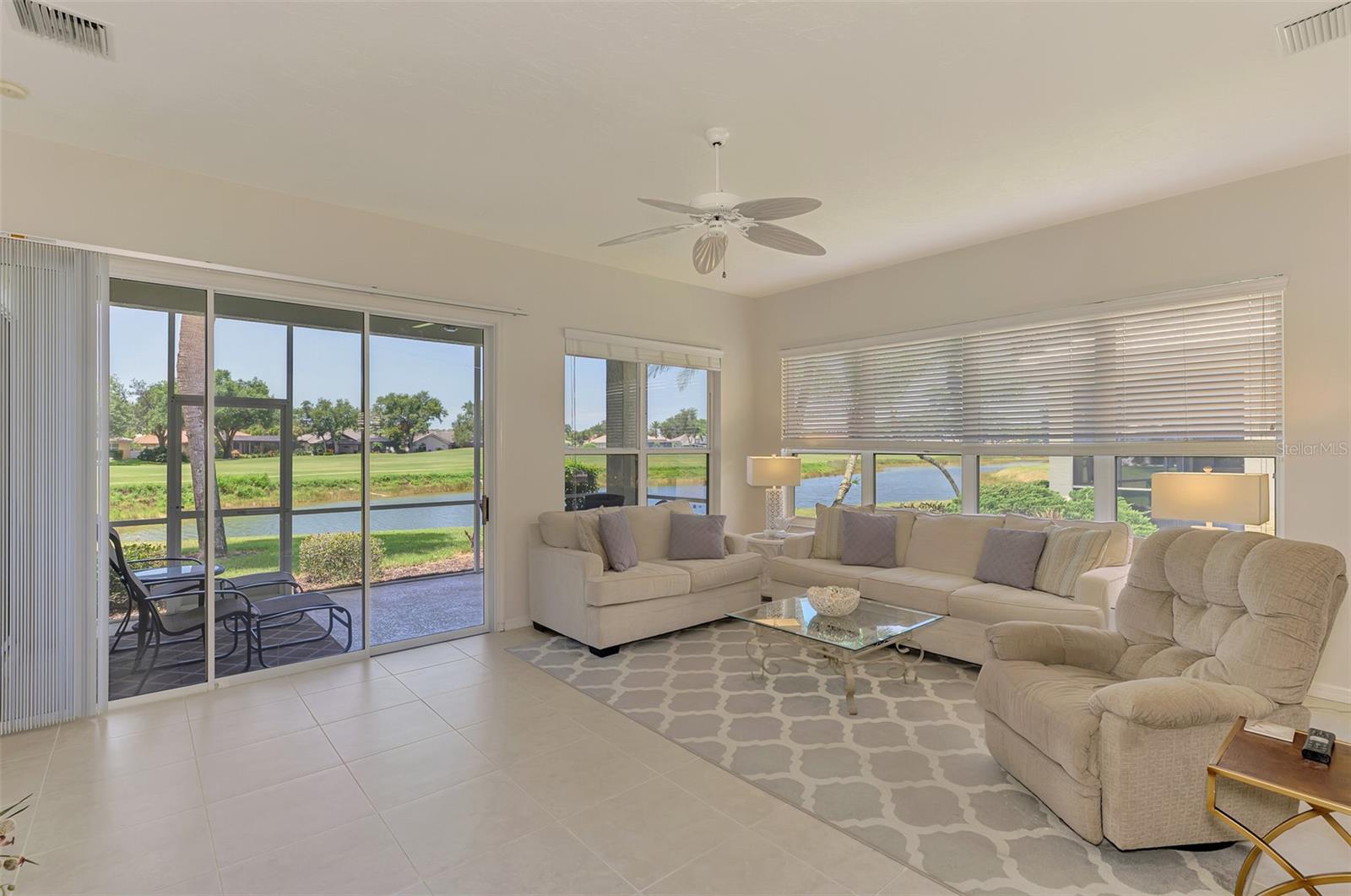 549 FALLBROOK DR — photo 19