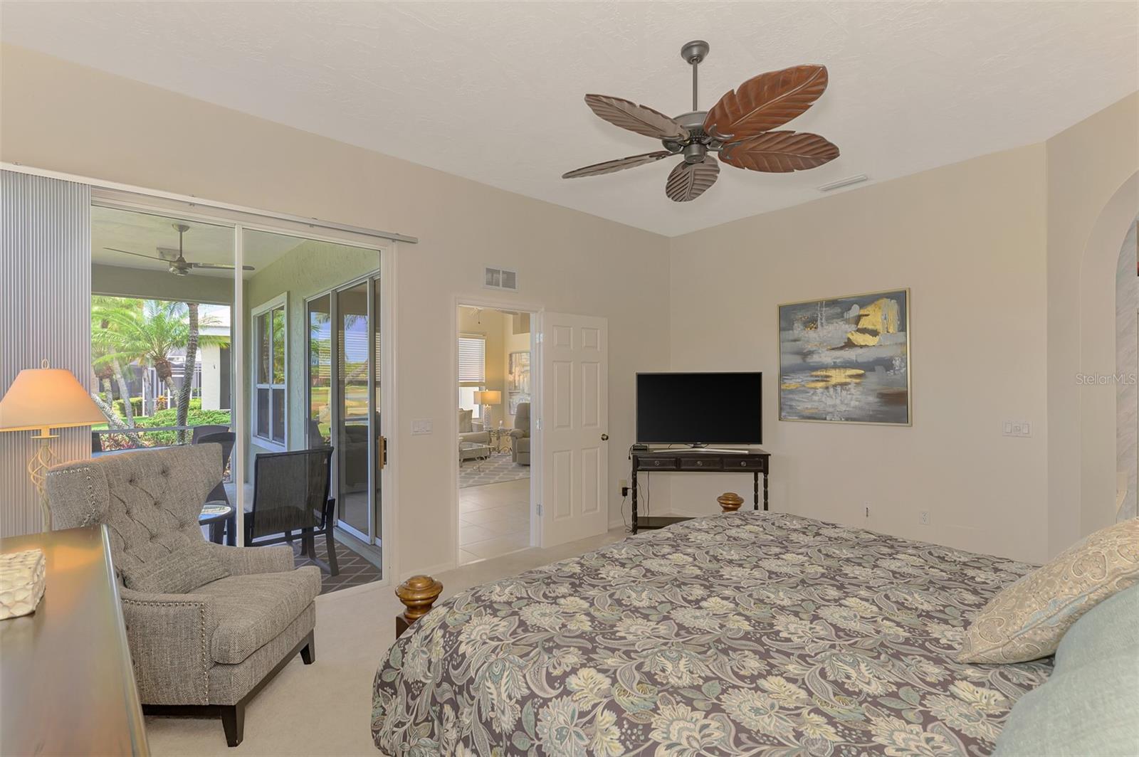 549 FALLBROOK DR — photo 24