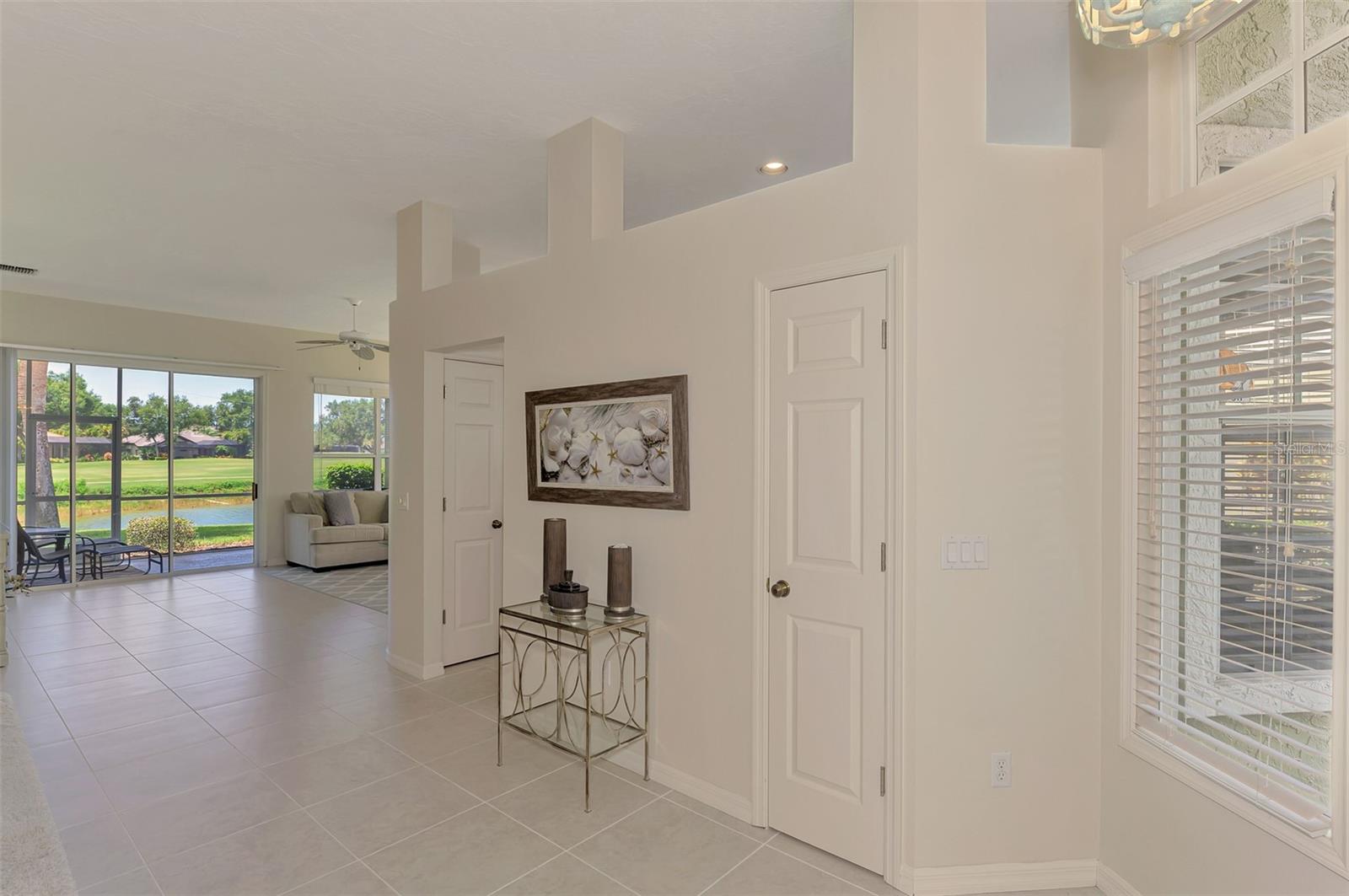 549 FALLBROOK DR — photo 6