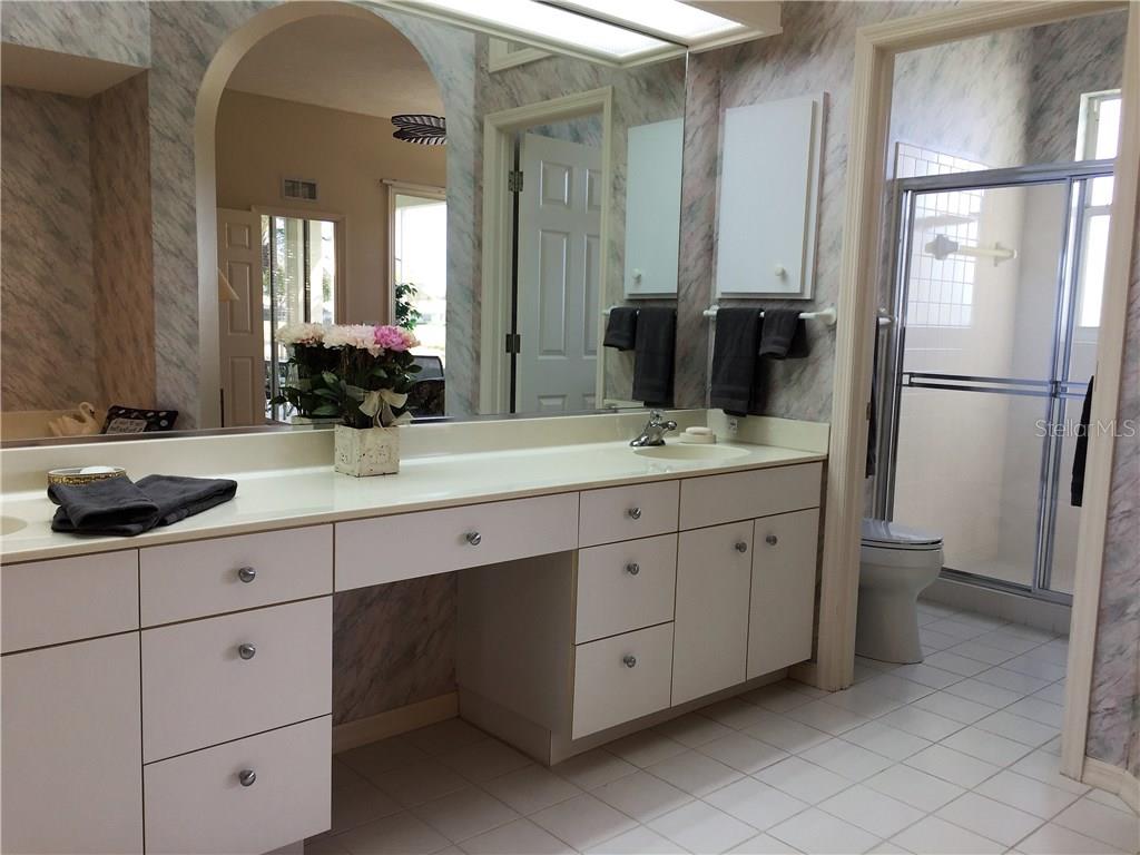 549 FALLBROOK DR — photo 28