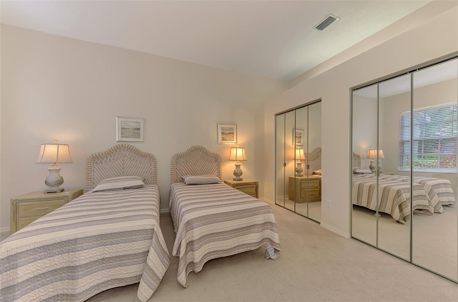 549 FALLBROOK DR — photo 44