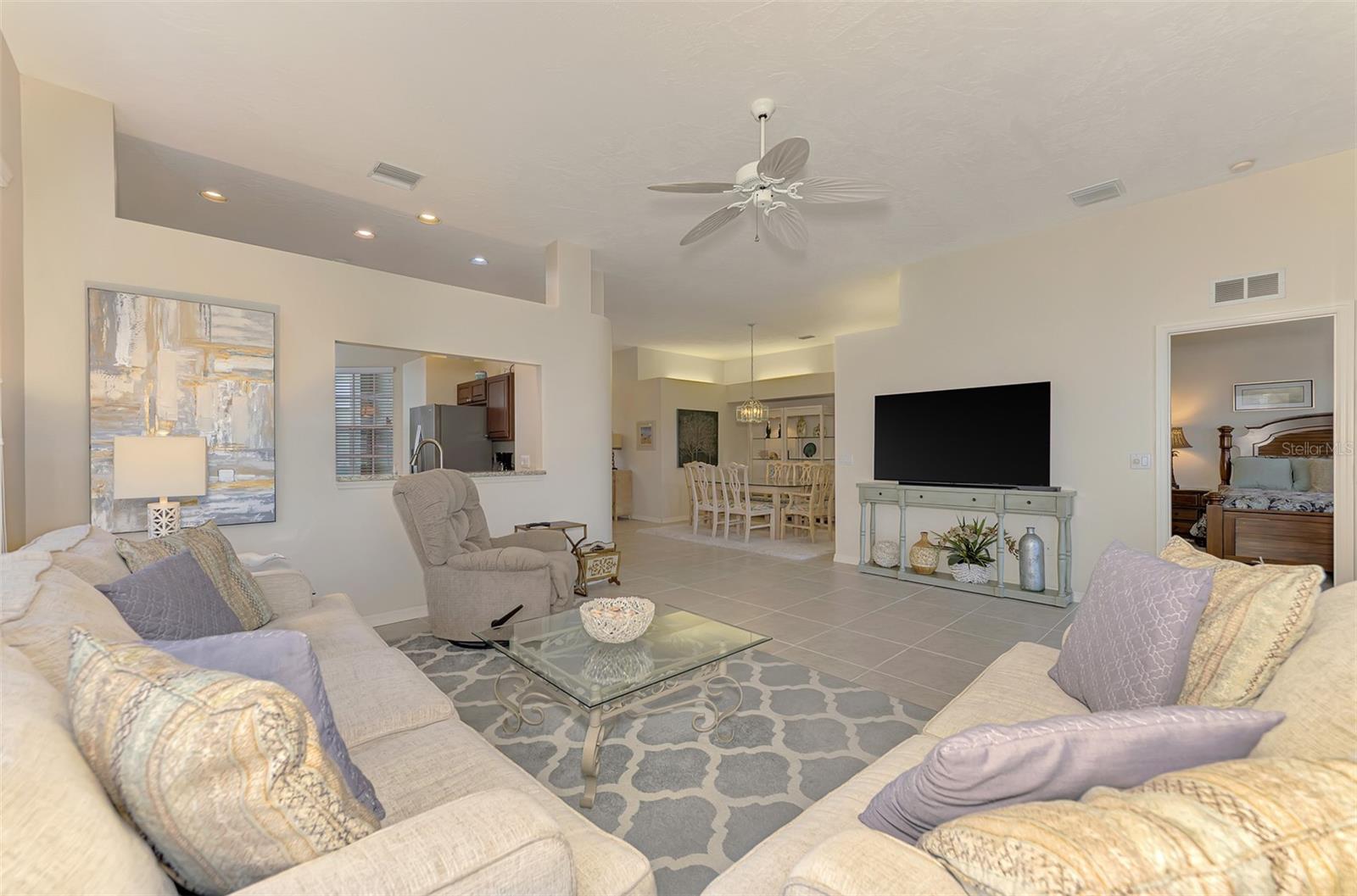549 FALLBROOK DR — photo 21