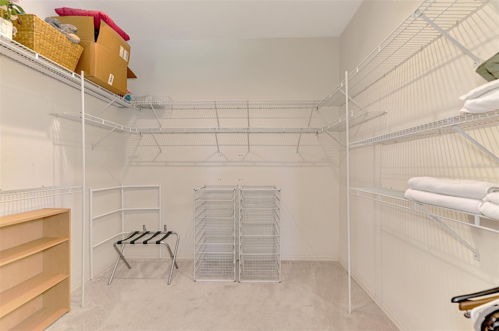 549 FALLBROOK DR — photo 36