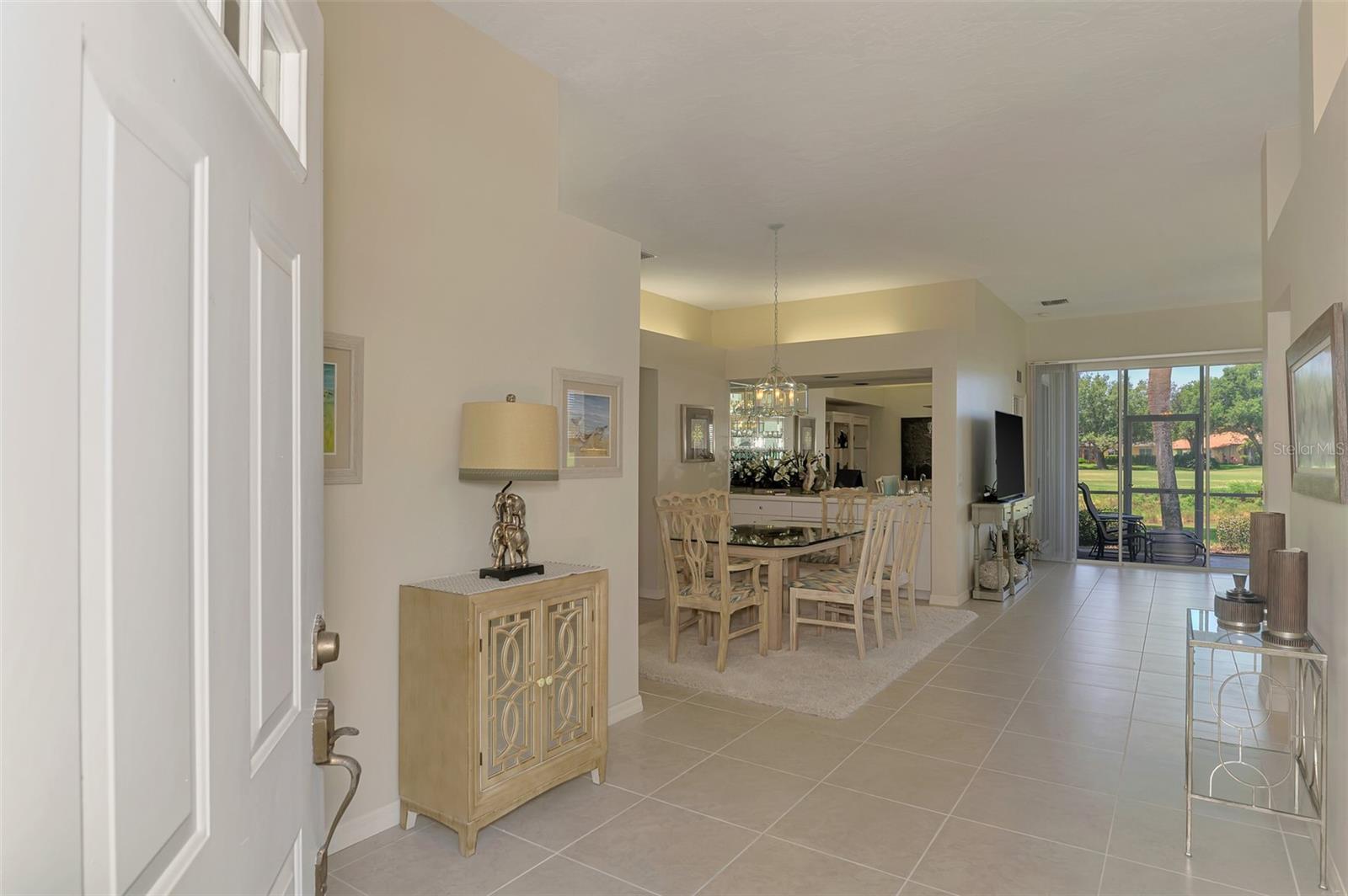 549 FALLBROOK DR — photo 4