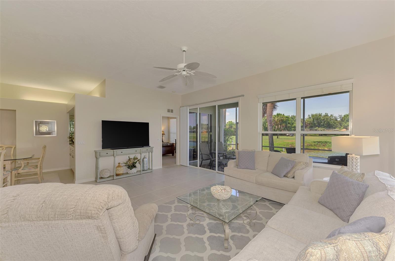 549 FALLBROOK DR — photo 20