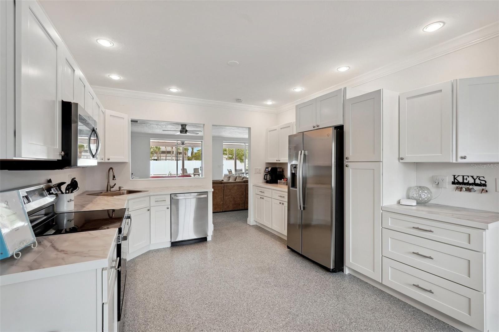 55 N WASHINGTON DR — photo 4