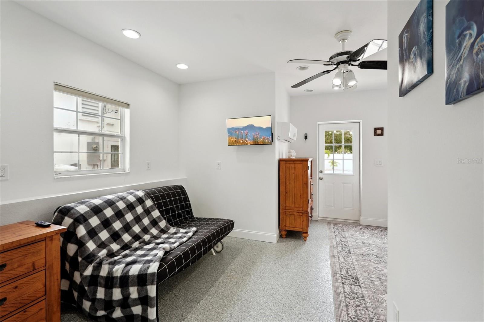 55 N WASHINGTON DR — photo 21