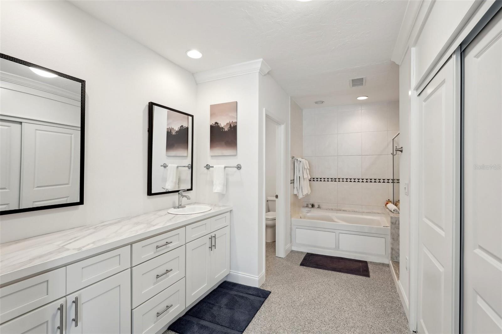 55 N WASHINGTON DR — photo 9