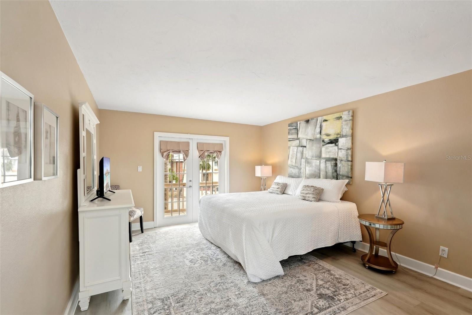 55 N WASHINGTON DR — photo 14