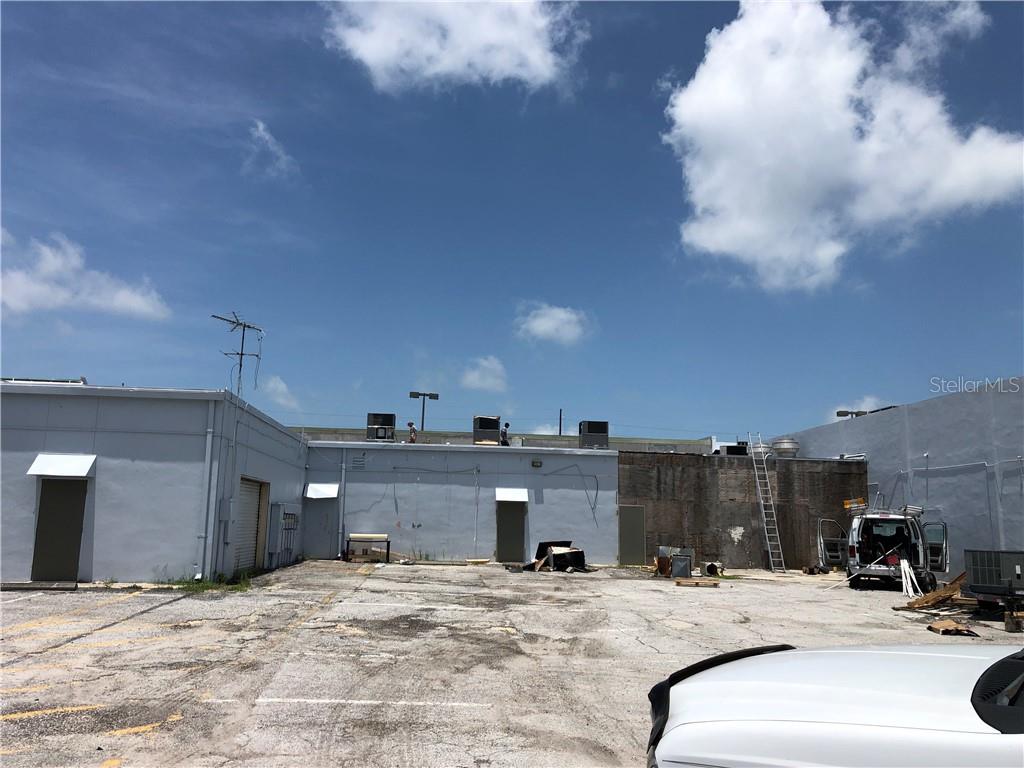 1861 N HIGHLAND AVE — photo 15