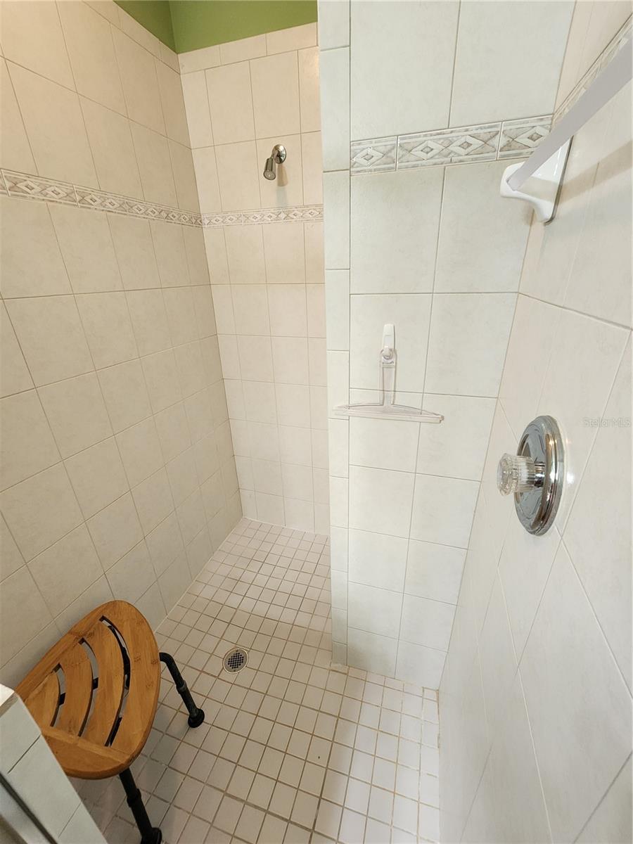 400 RAVINIA CIR #400 — photo 25