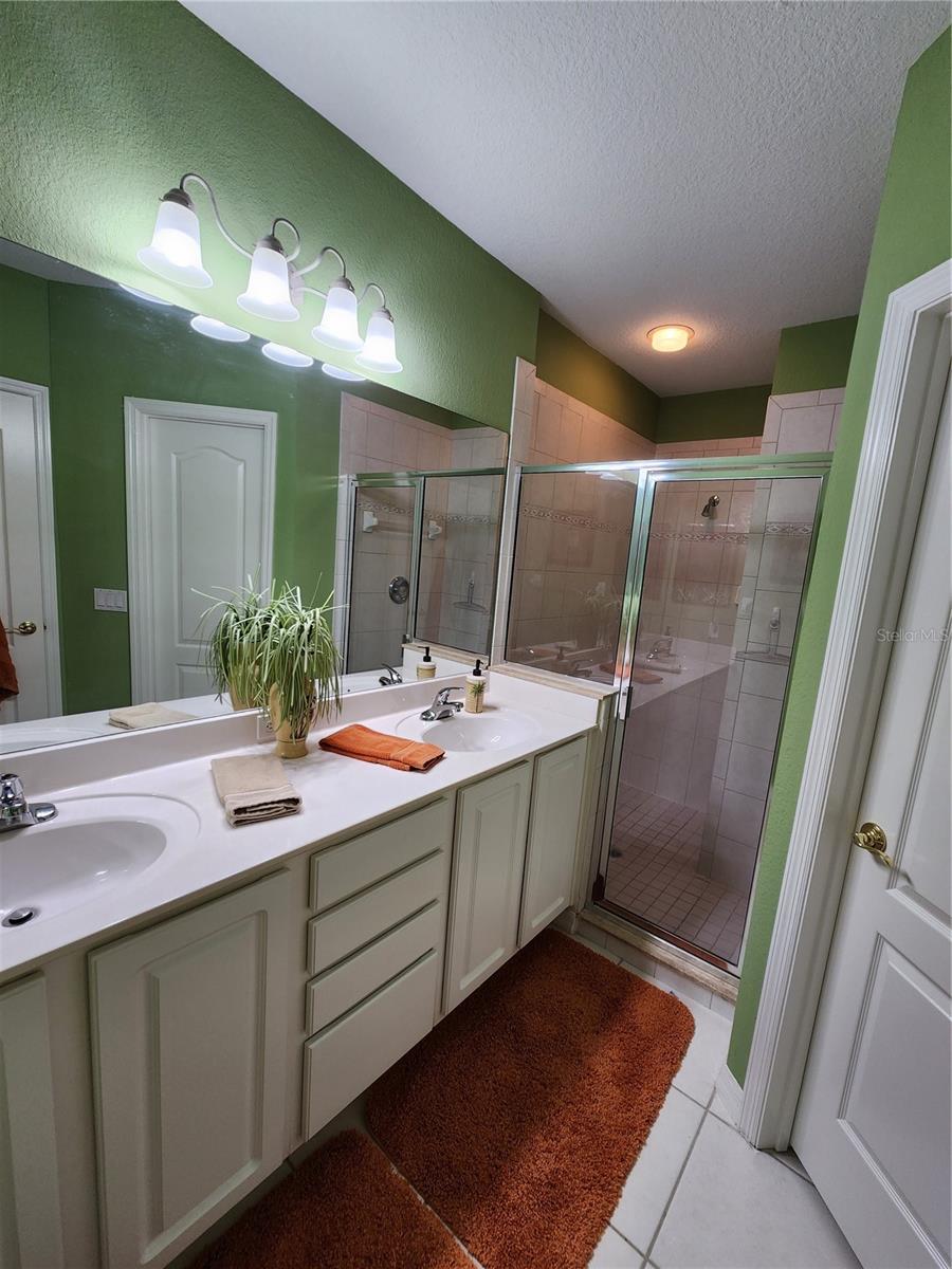 400 RAVINIA CIR #400 — photo 23