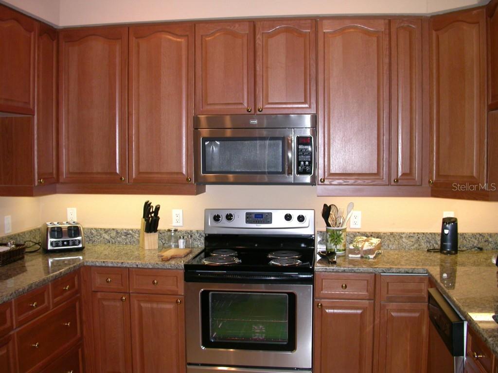10313  HEBBLEWHITE CT — photo 20