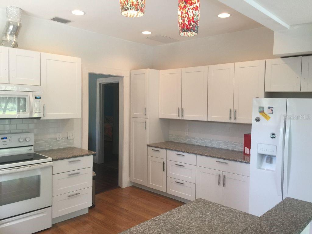 Home in BRADENTON — photo 6