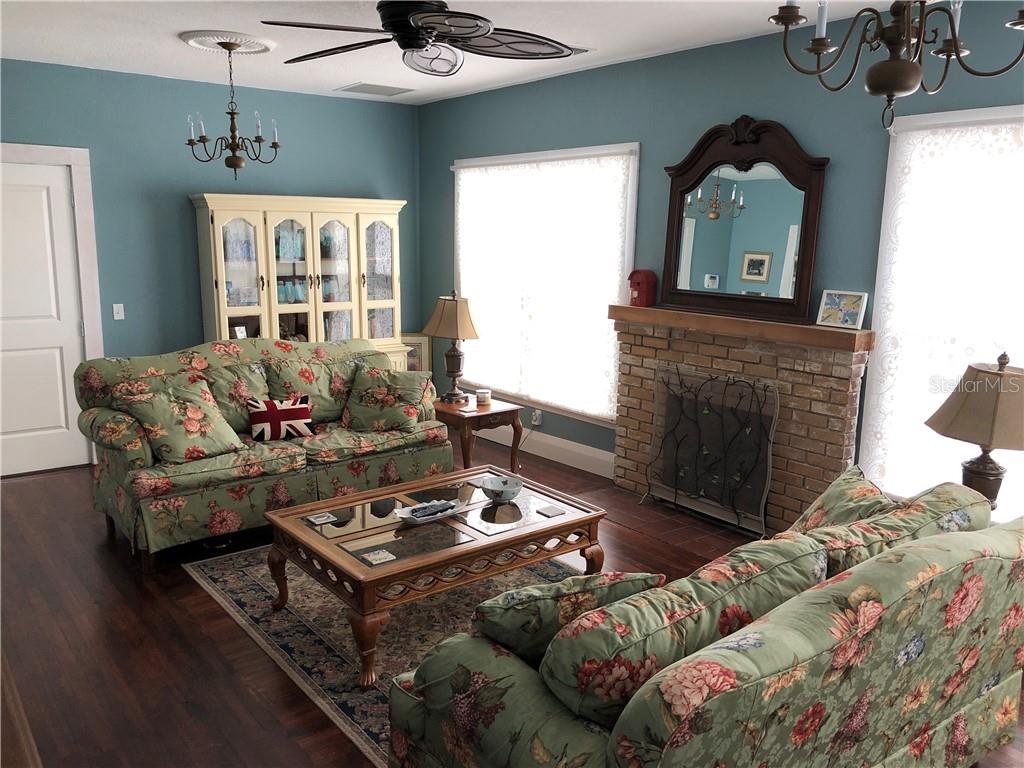 Home in BRADENTON — photo 3