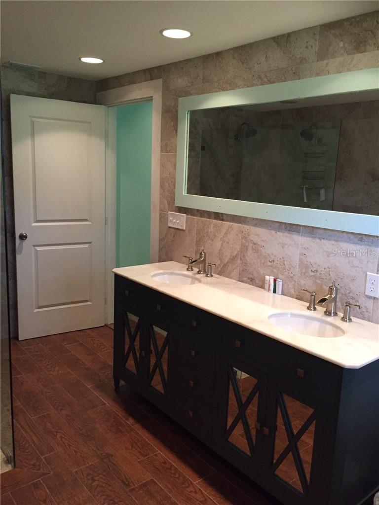 Home in BRADENTON — photo 11