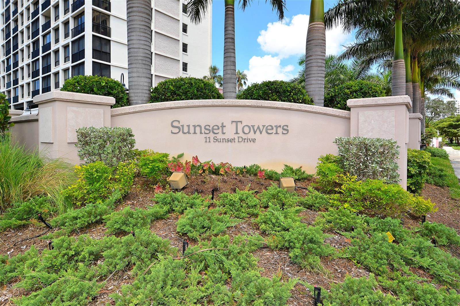 11 SUNSET DR #501 — photo 3