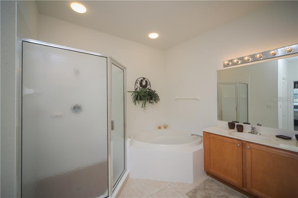Home in BRADENTON — photo 15