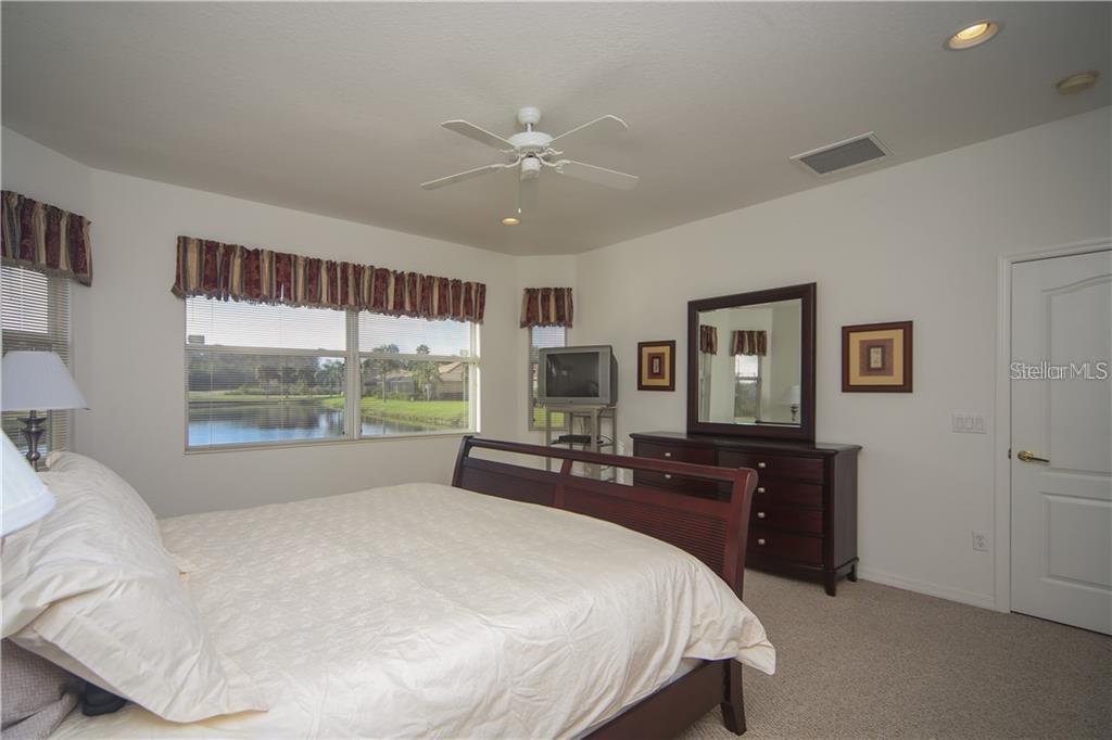 Home in BRADENTON — photo 13
