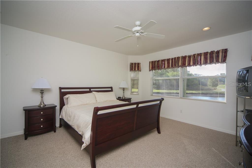 Home in BRADENTON — photo 12