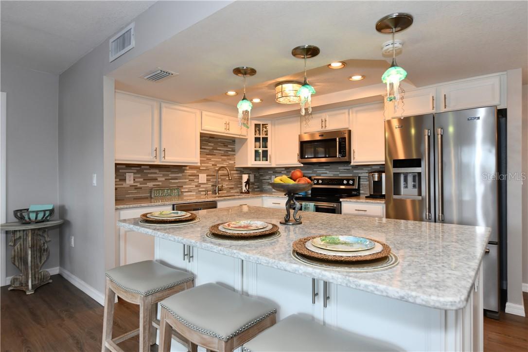 800 BENJAMIN FRANKLIN DR #403 — photo 11