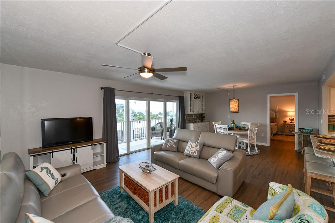 800 BENJAMIN FRANKLIN DR #403 — photo 8