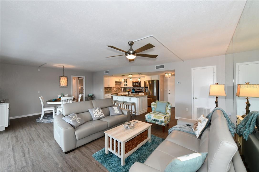 800 BENJAMIN FRANKLIN DR #403 — photo 9