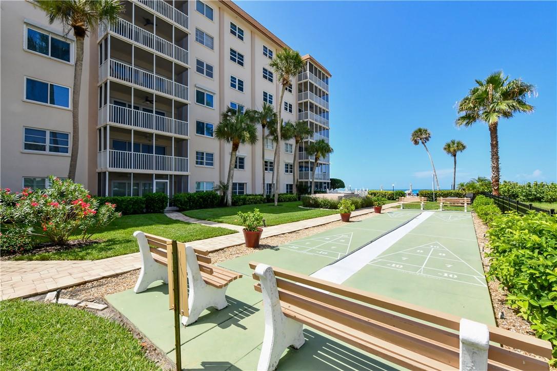 800 BENJAMIN FRANKLIN DR #403 — photo 34
