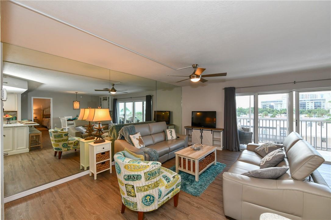 800 BENJAMIN FRANKLIN DR #403 — photo 7